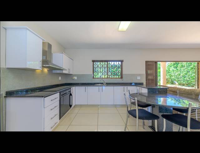 5 BEDROOM HOUSE FOR SALE IN BALLITO CENTRAL